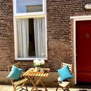 Basic Little House Scheveningen Den Haag